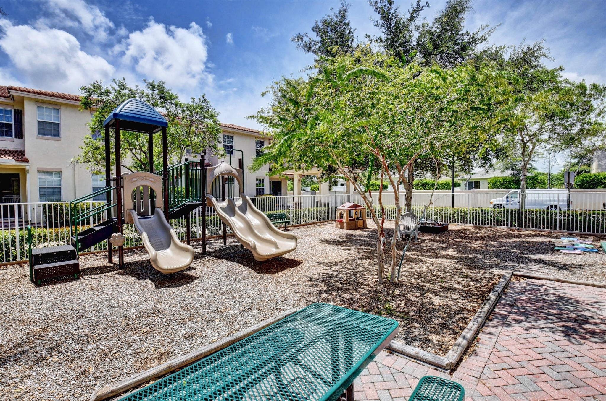 1019 W Longport Circle 5b