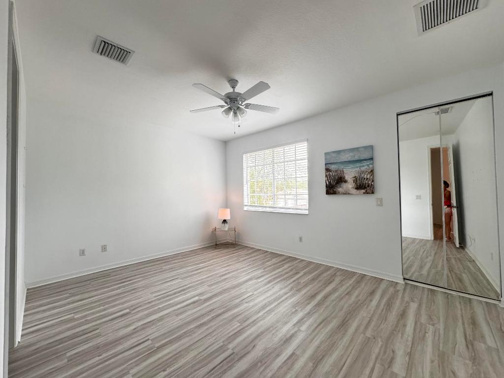 1019 W Longport Circle 5b