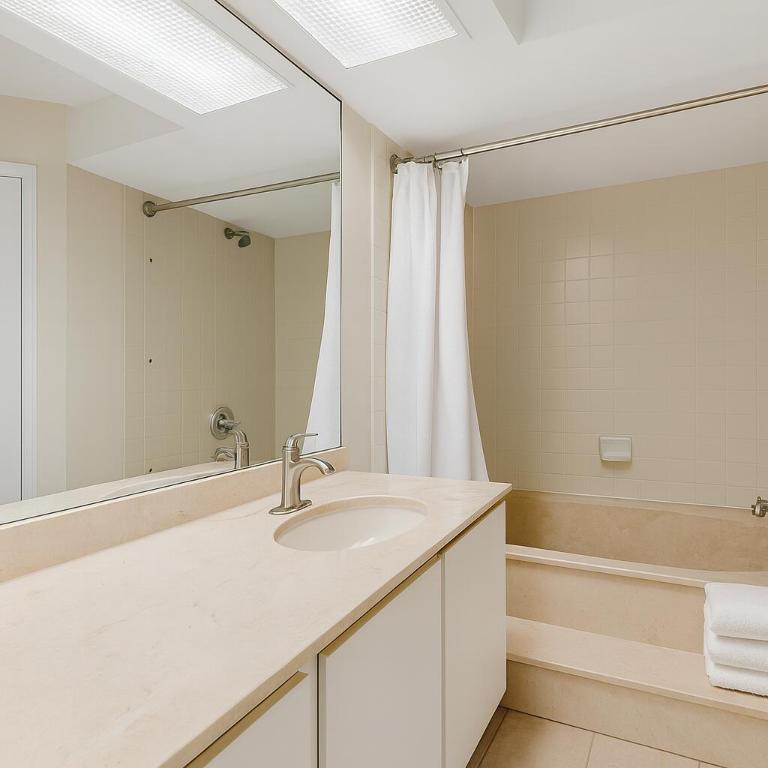 5600 Coach House Circle E