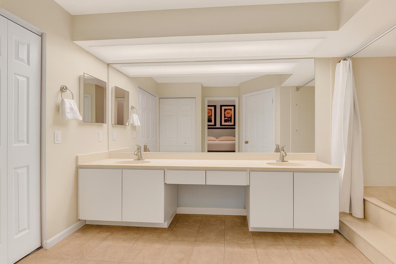 5600 Coach House Circle E