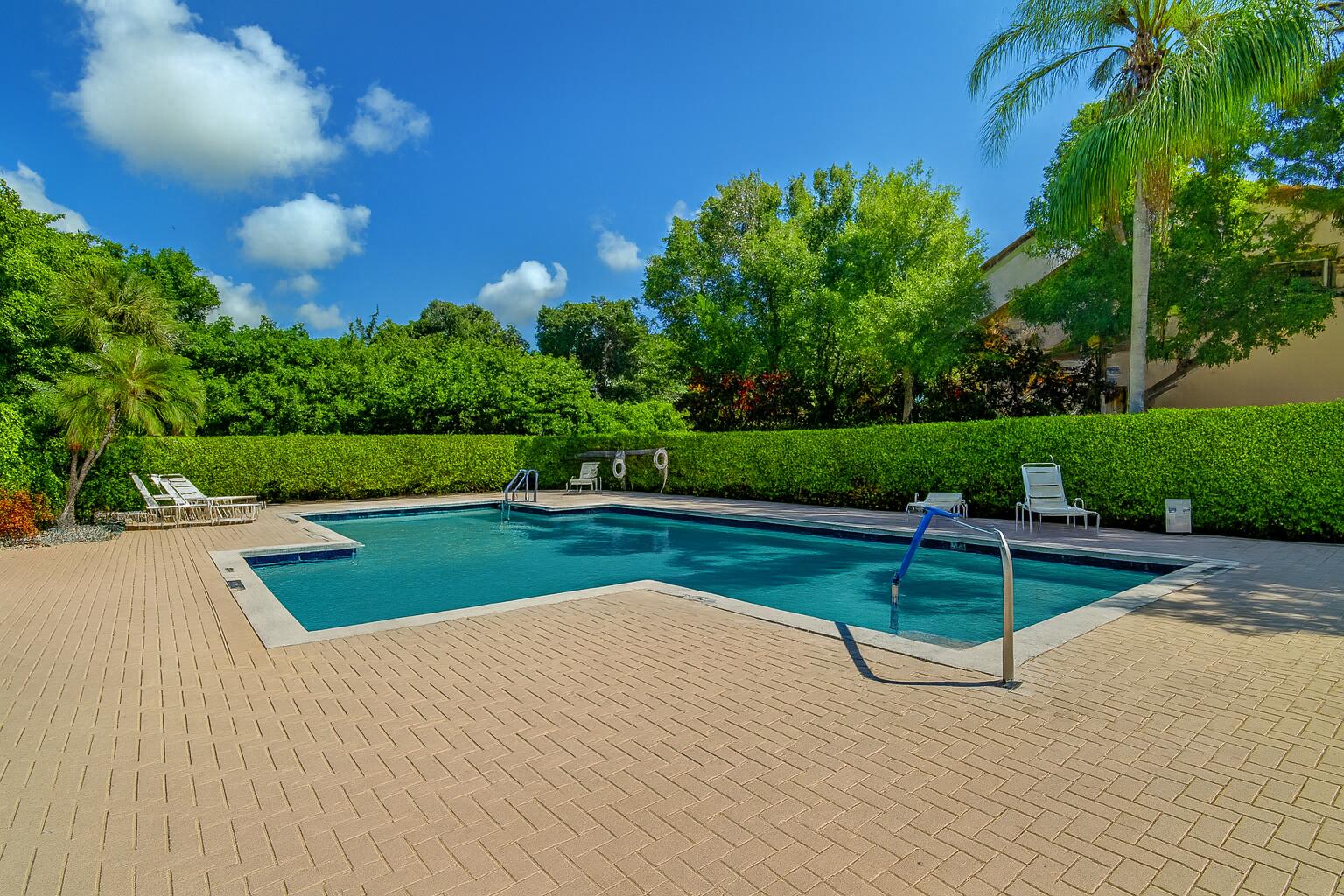 5600 Coach House Circle E