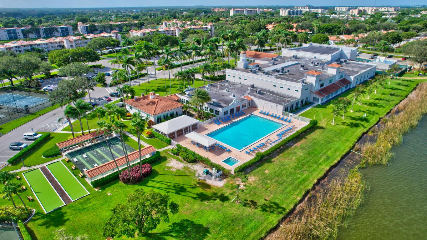 6121 Pointe Regal Circle 201