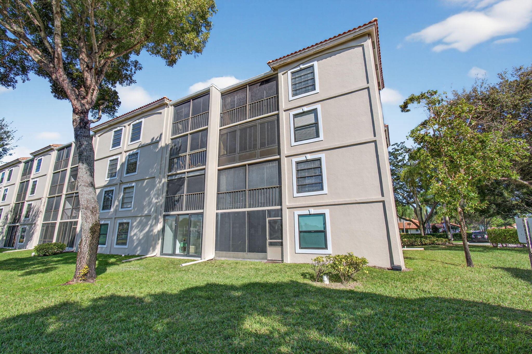 6121 Pointe Regal Circle 201