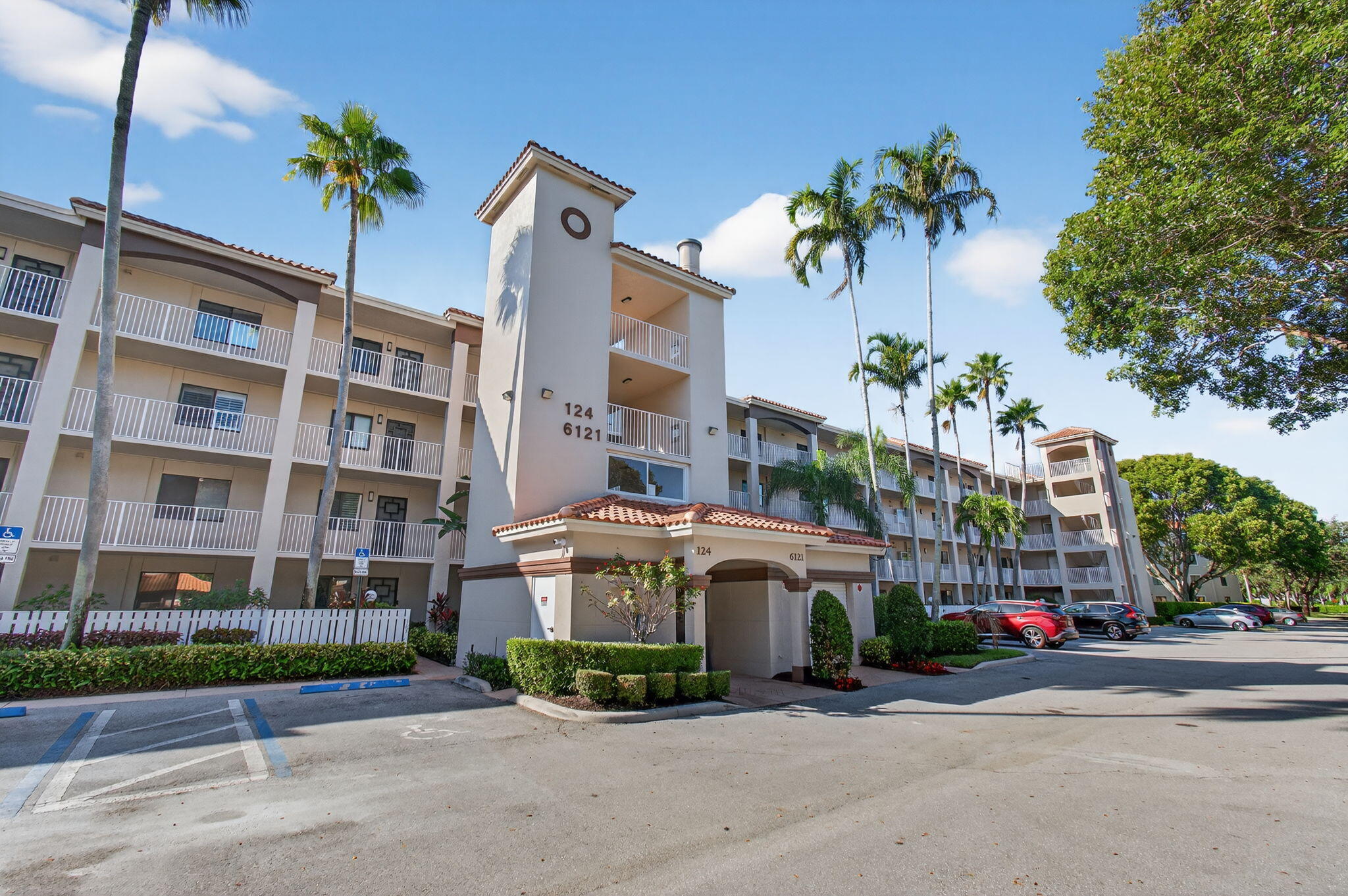 6121 Pointe Regal Circle 201