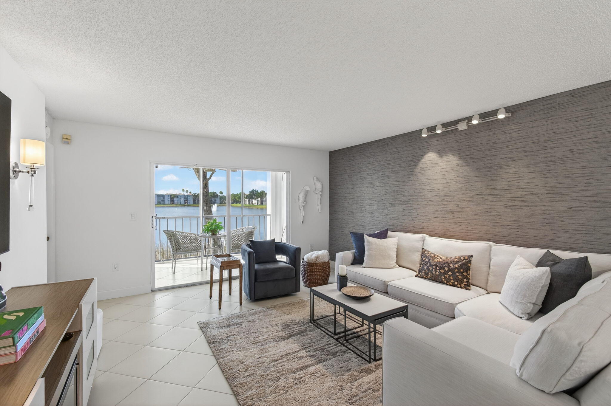 6121 Pointe Regal Circle 201