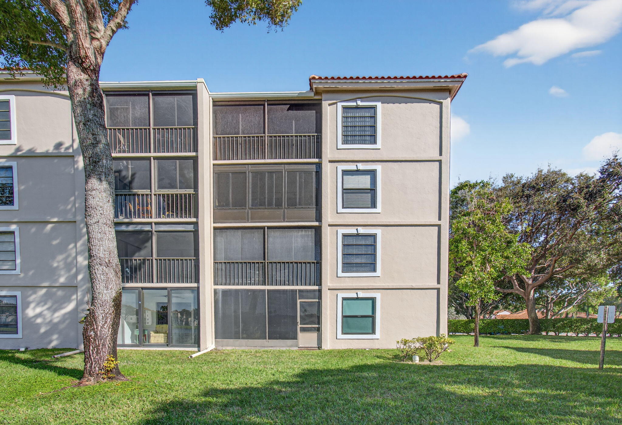 6121 Pointe Regal Circle 201