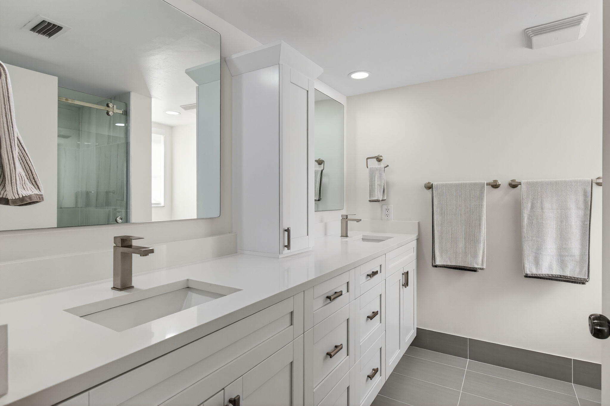 6121 Pointe Regal Circle 201
