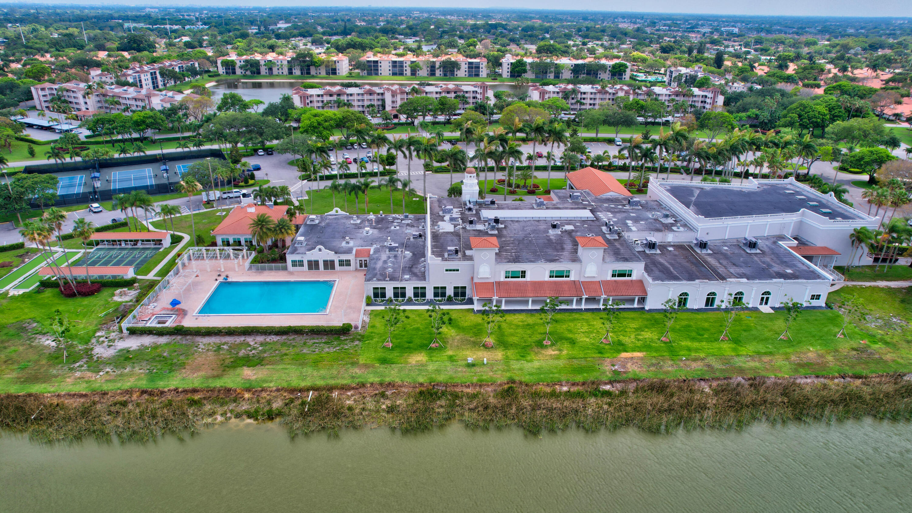 6121 Pointe Regal Circle 201