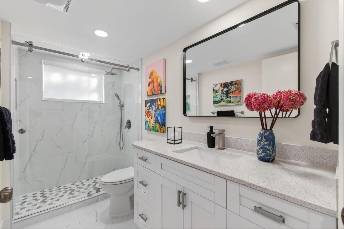 6121 Pointe Regal Circle 201