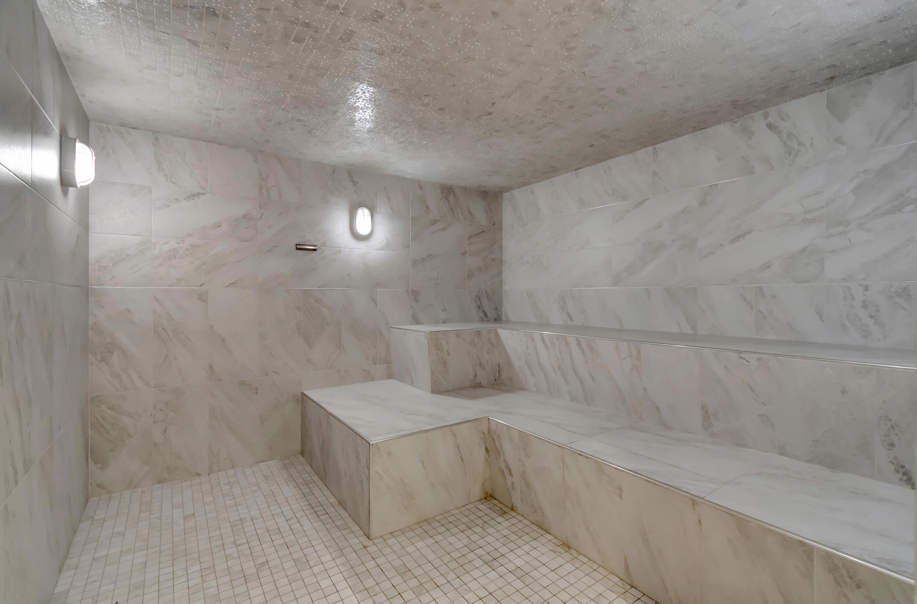 6121 Pointe Regal Circle 201