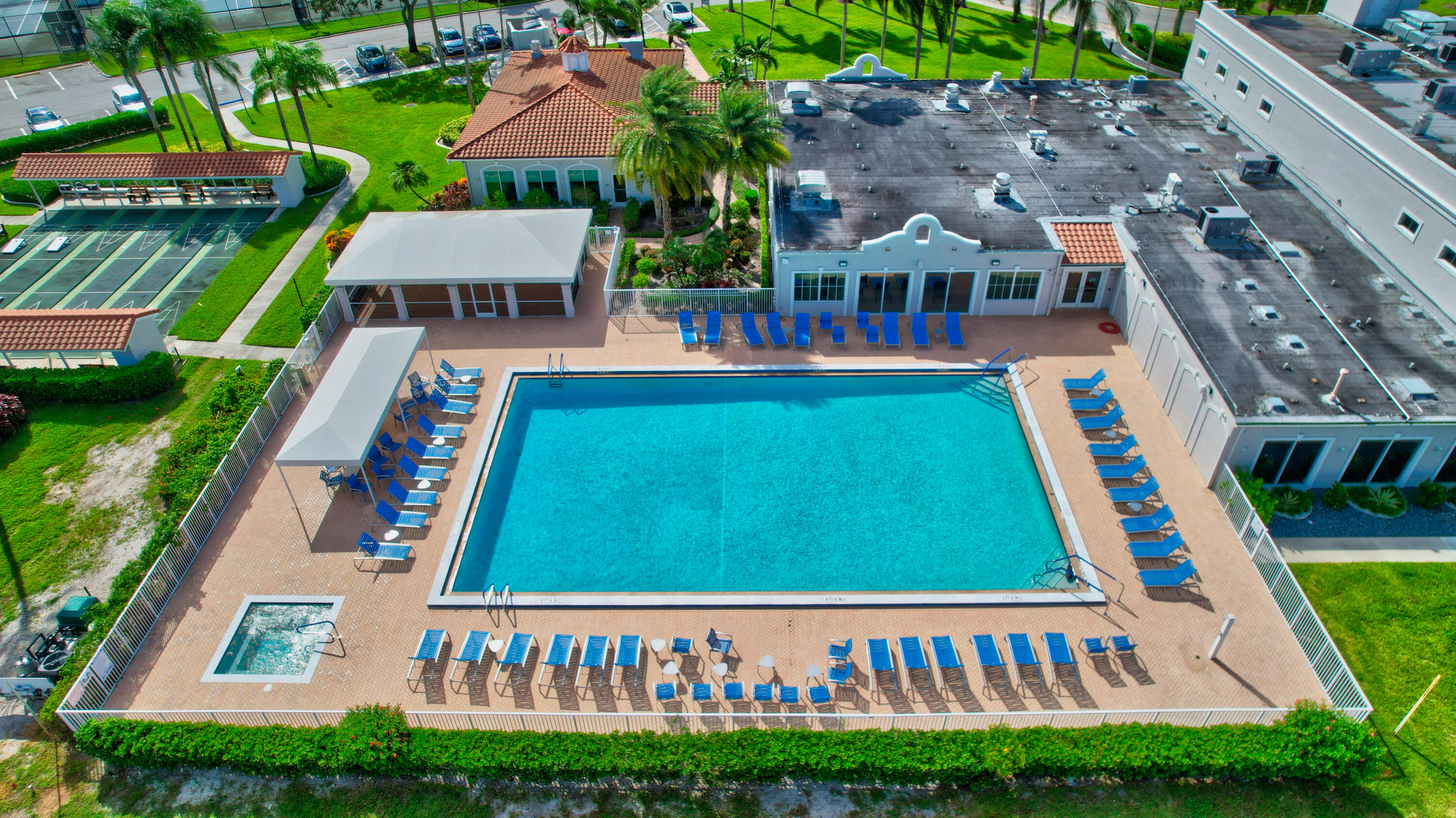 6121 Pointe Regal Circle 201