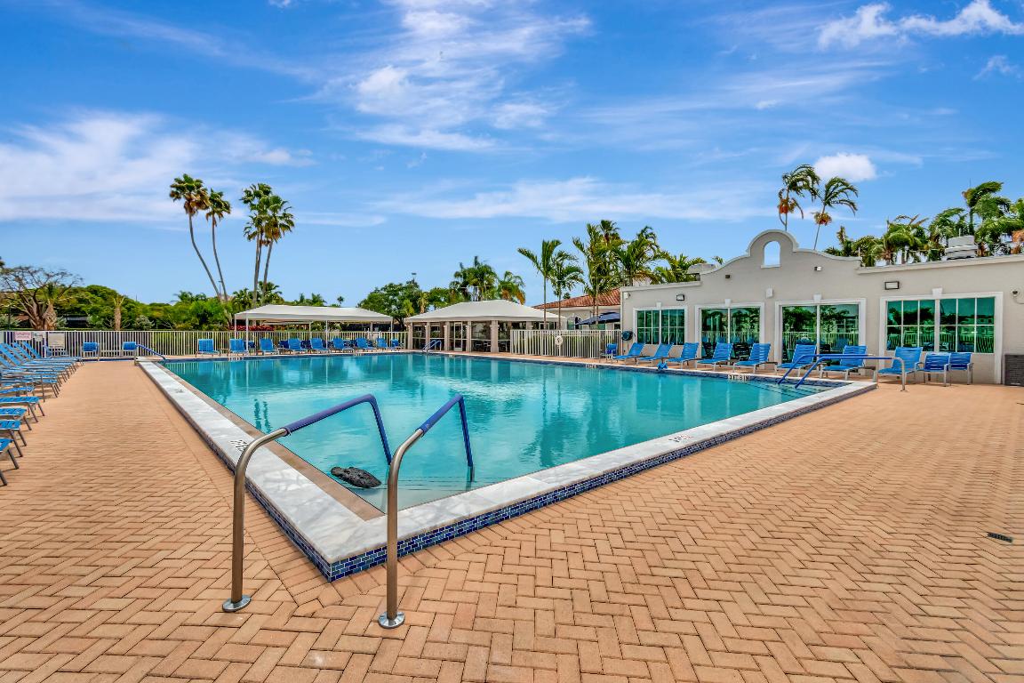 6121 Pointe Regal Circle 201