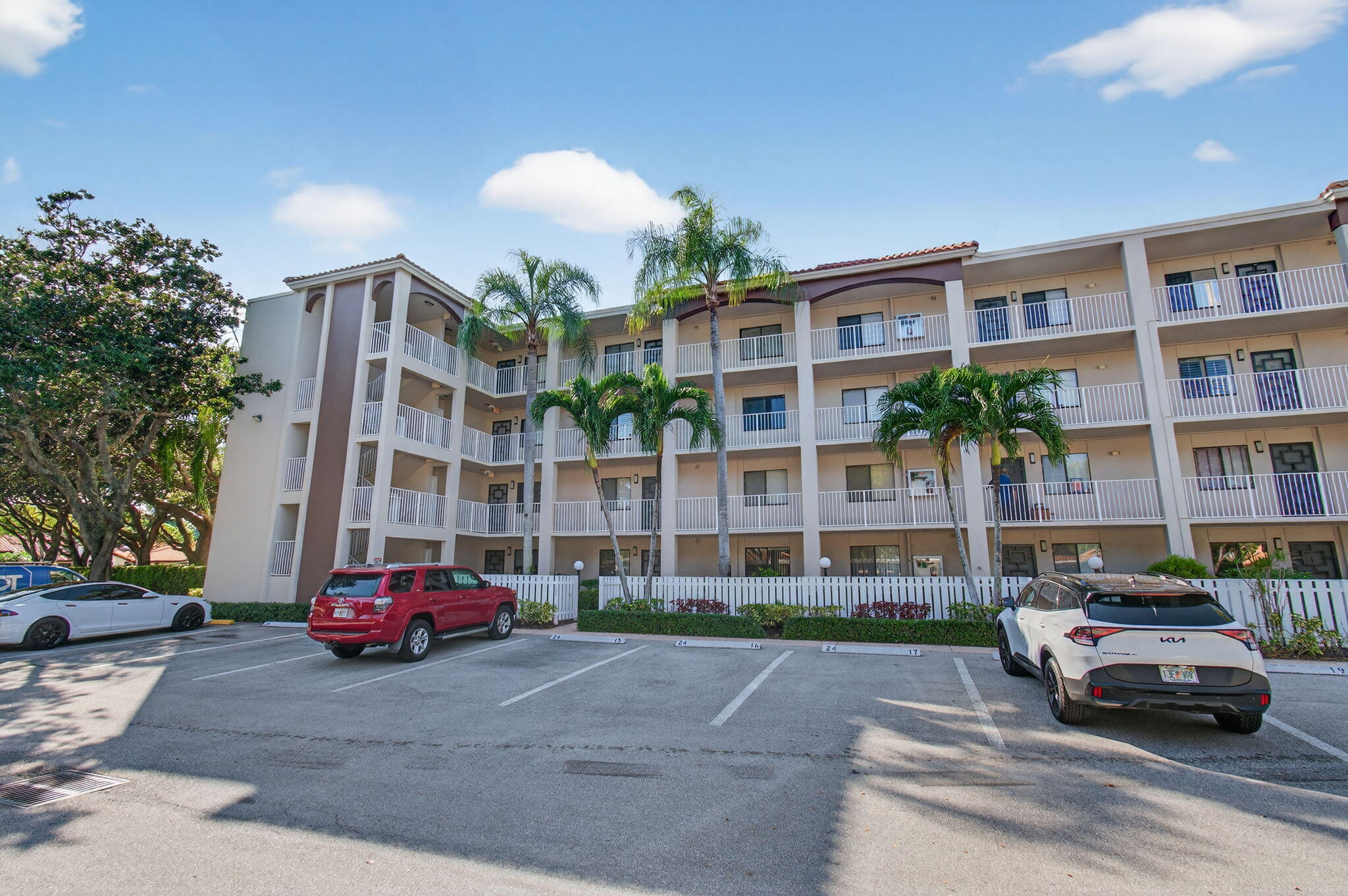 6121 Pointe Regal Circle 201