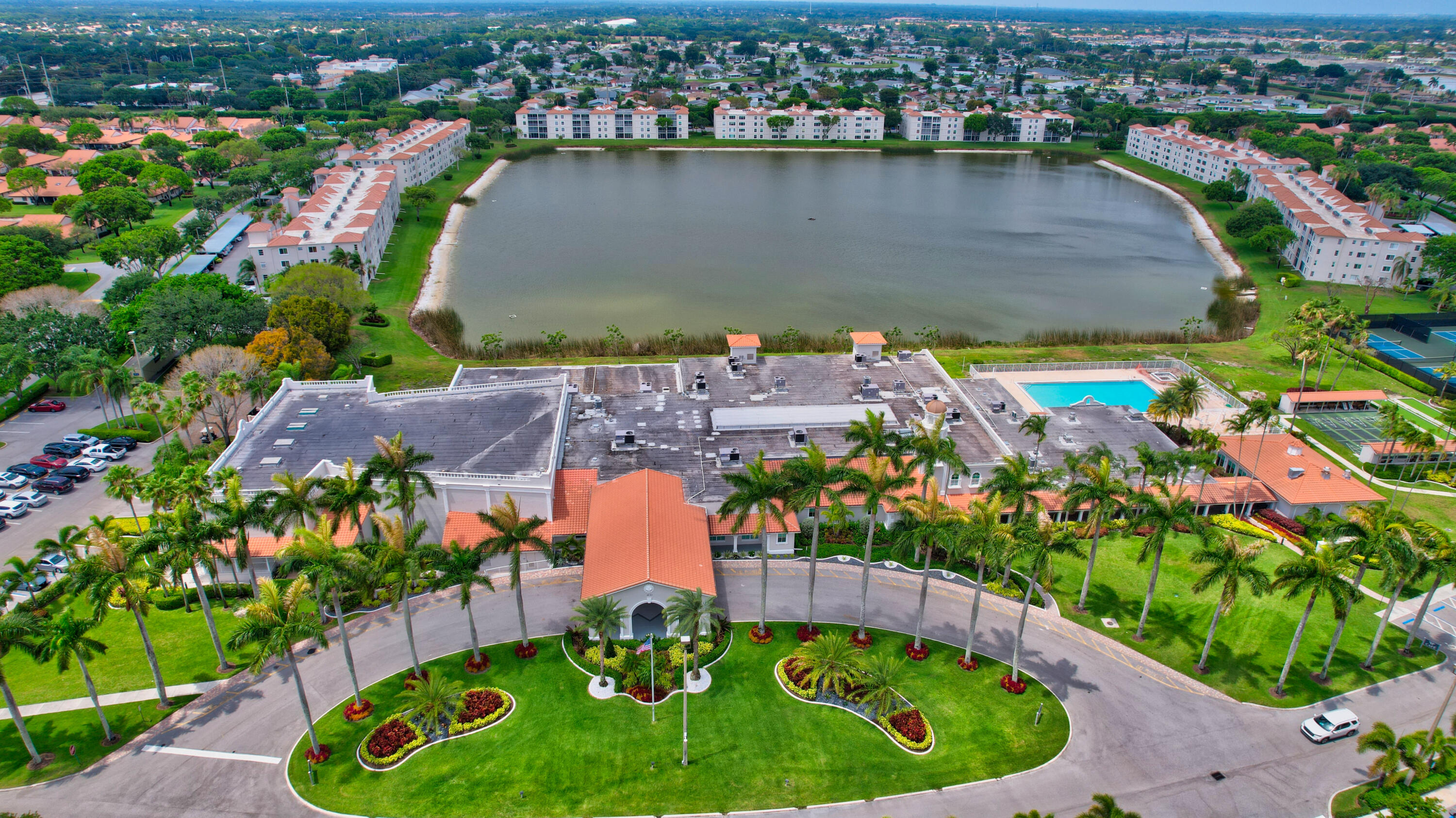 6121 Pointe Regal Circle 201