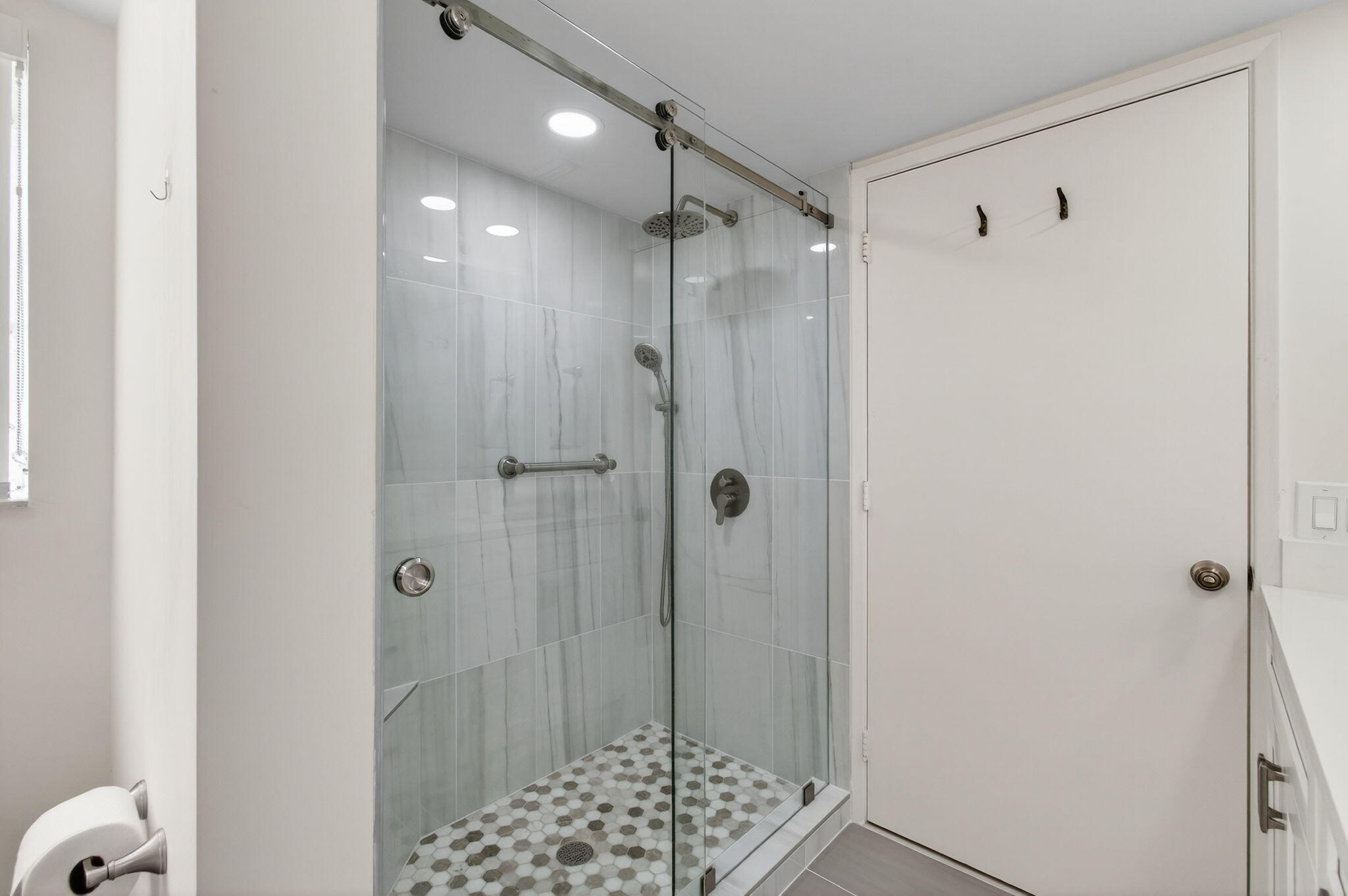 6121 Pointe Regal Circle 201