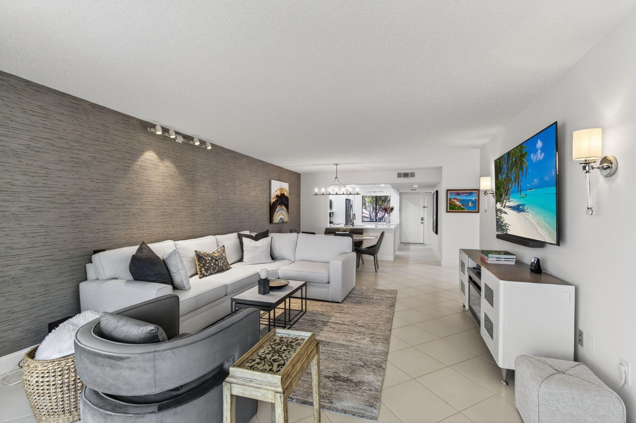 6121 Pointe Regal Circle 201