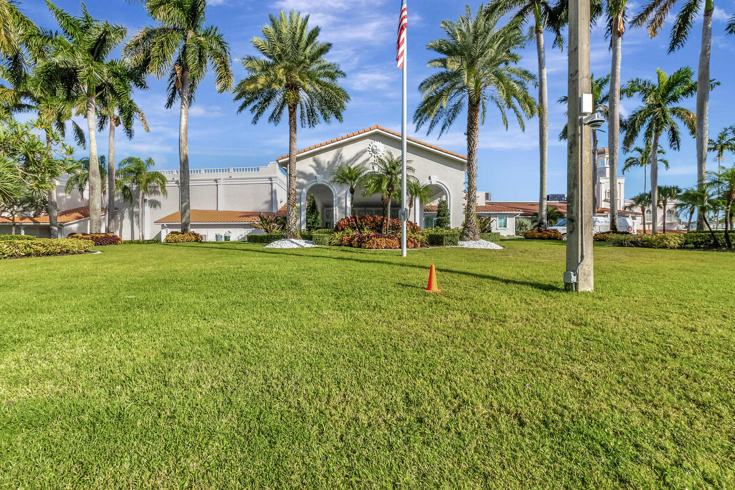 6121 Pointe Regal Circle 201