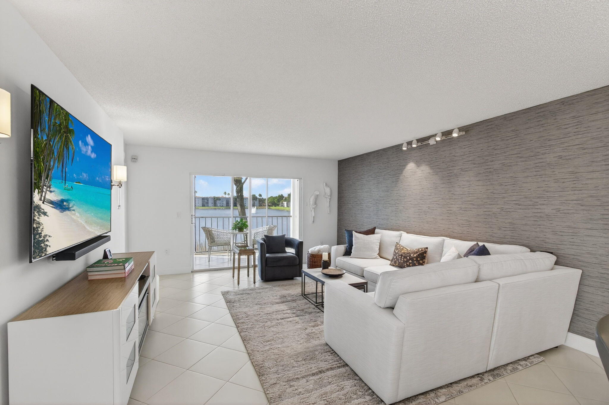 6121 Pointe Regal Circle 201