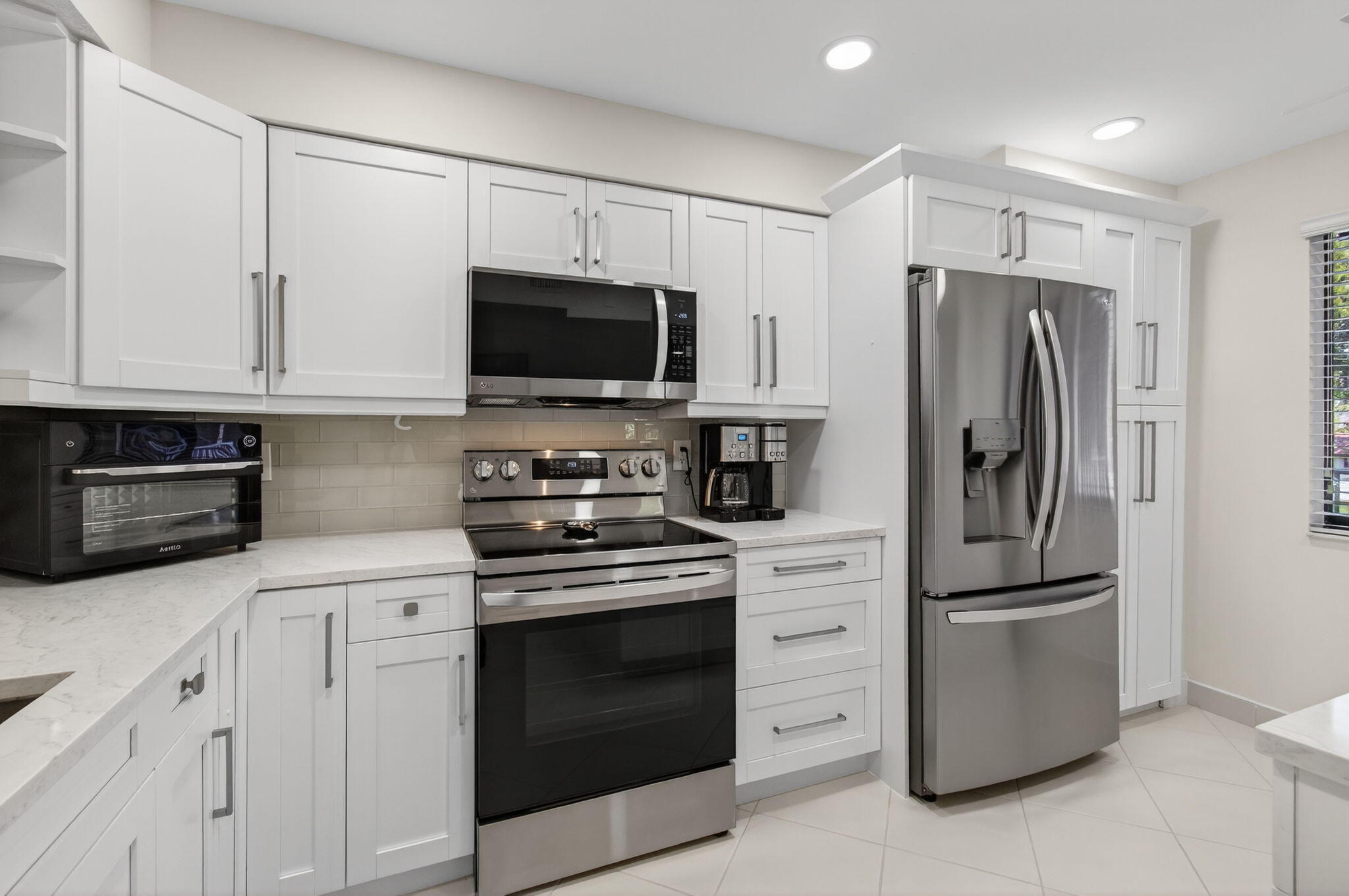 6121 Pointe Regal Circle 201