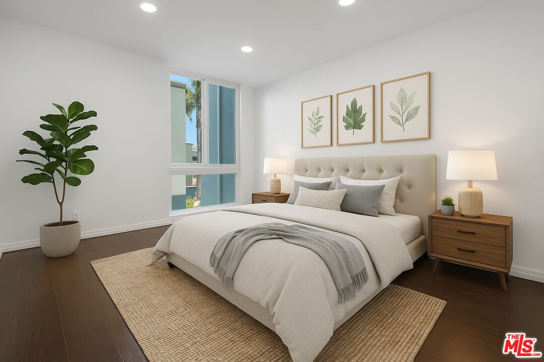 4915 Tyrone Ave Unit: 234
