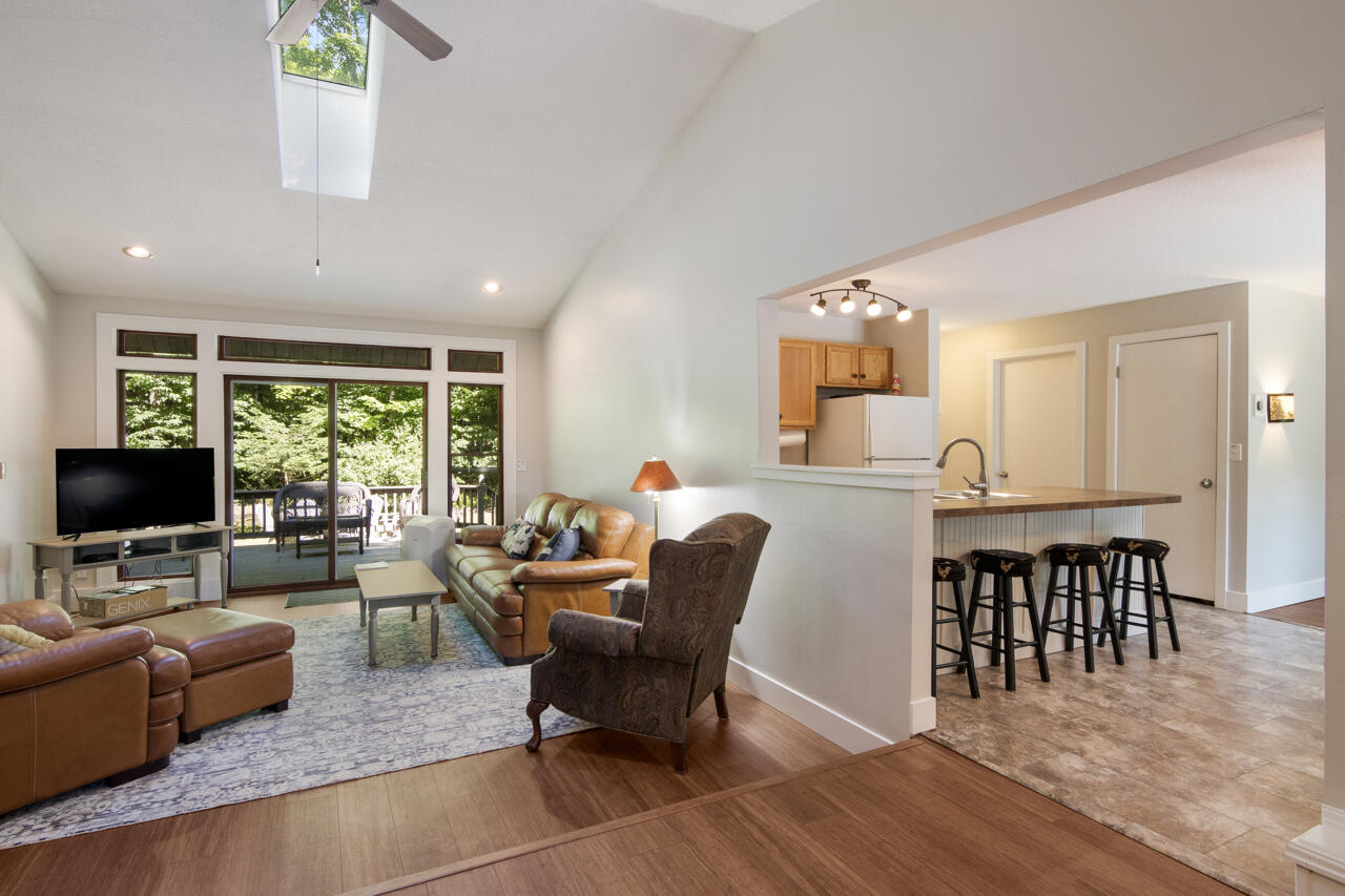 6106 Eastwood Court