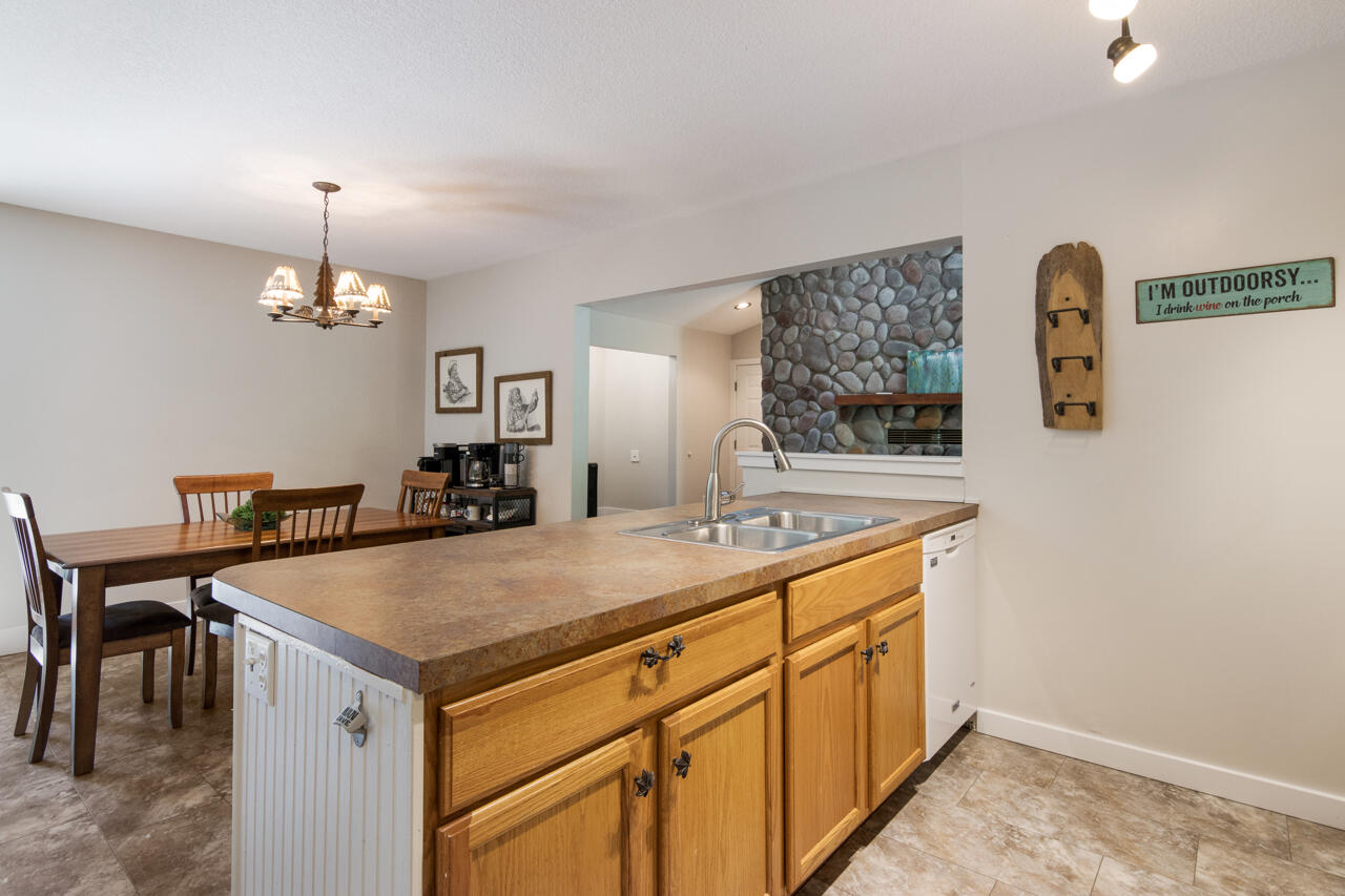 6106 Eastwood Court