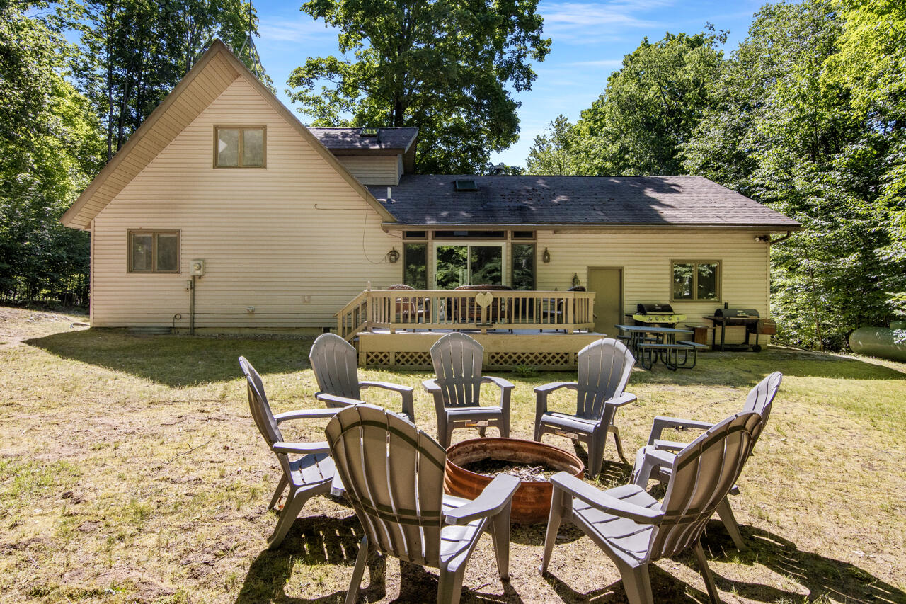 6106 Eastwood Court