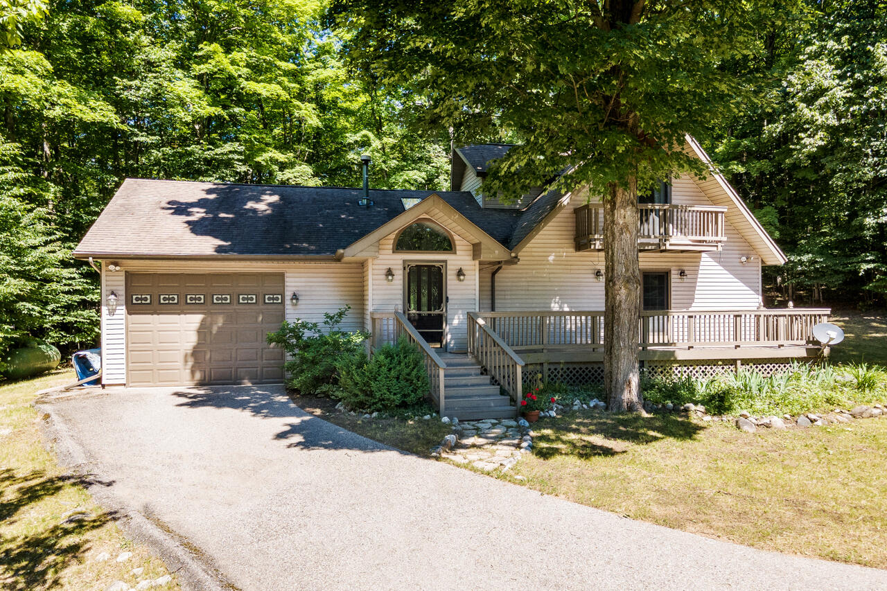 6106 Eastwood Court