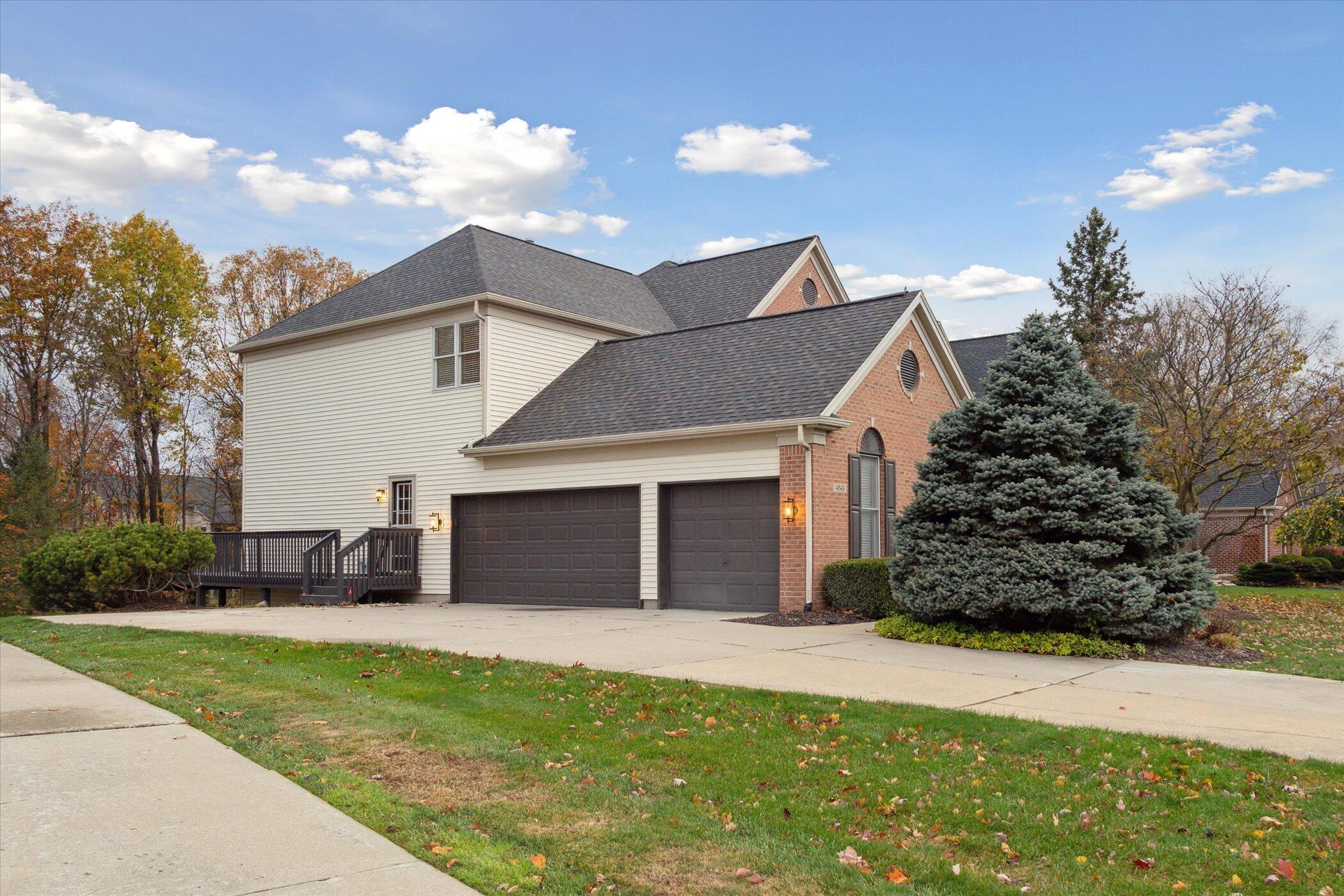 4543 Canterwood Drive NE