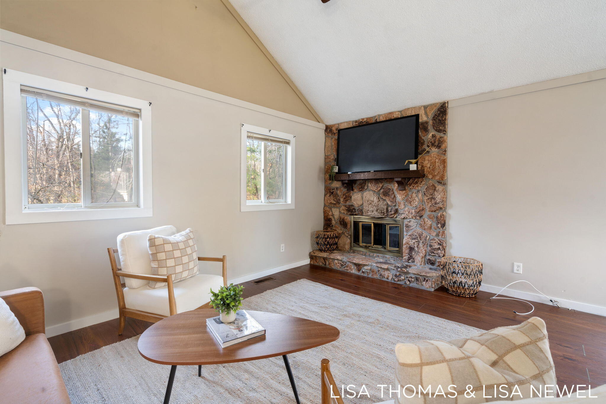 8277 Peninsula Drive