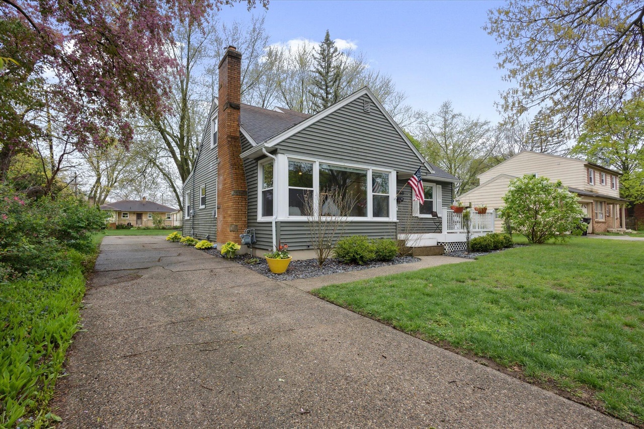 1960 Ballard Street