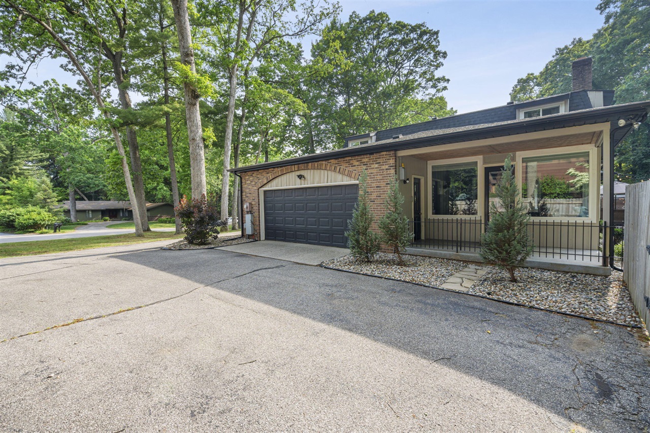 7485 Treeline Drive