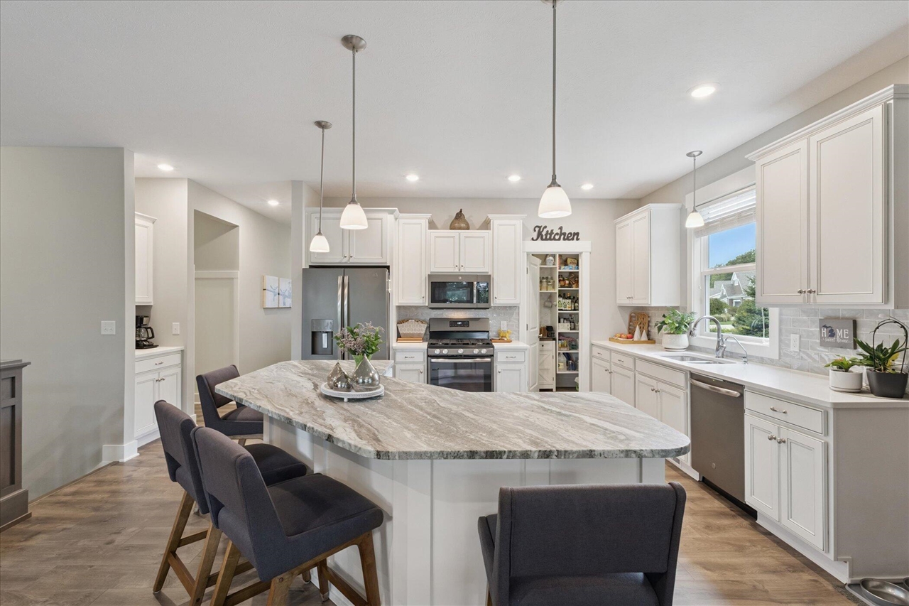 6088 Harmon Green Avenue