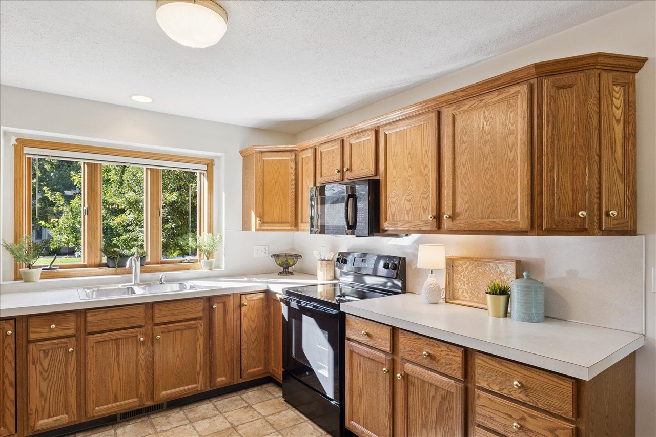 2486 Falcon Pointe Drive