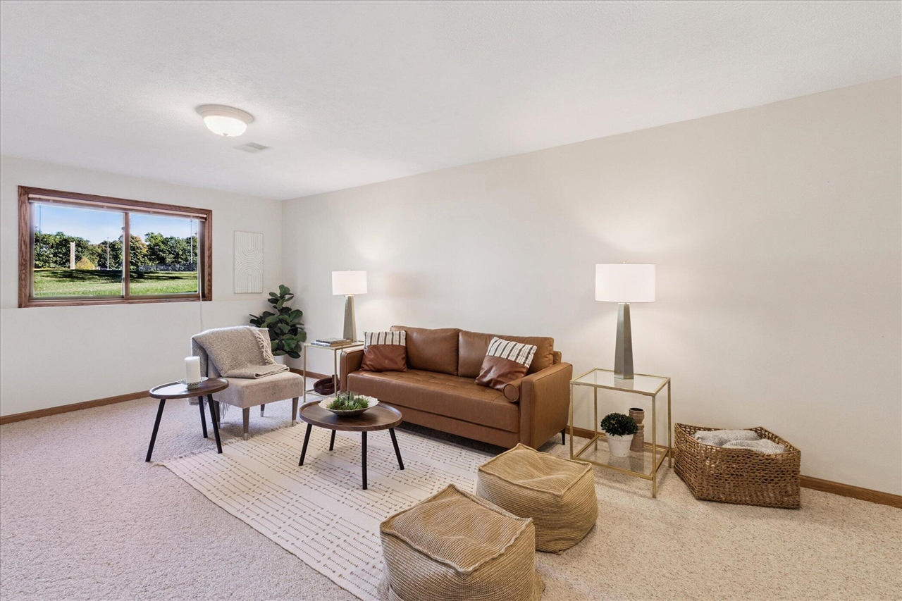 2486 Falcon Pointe Drive