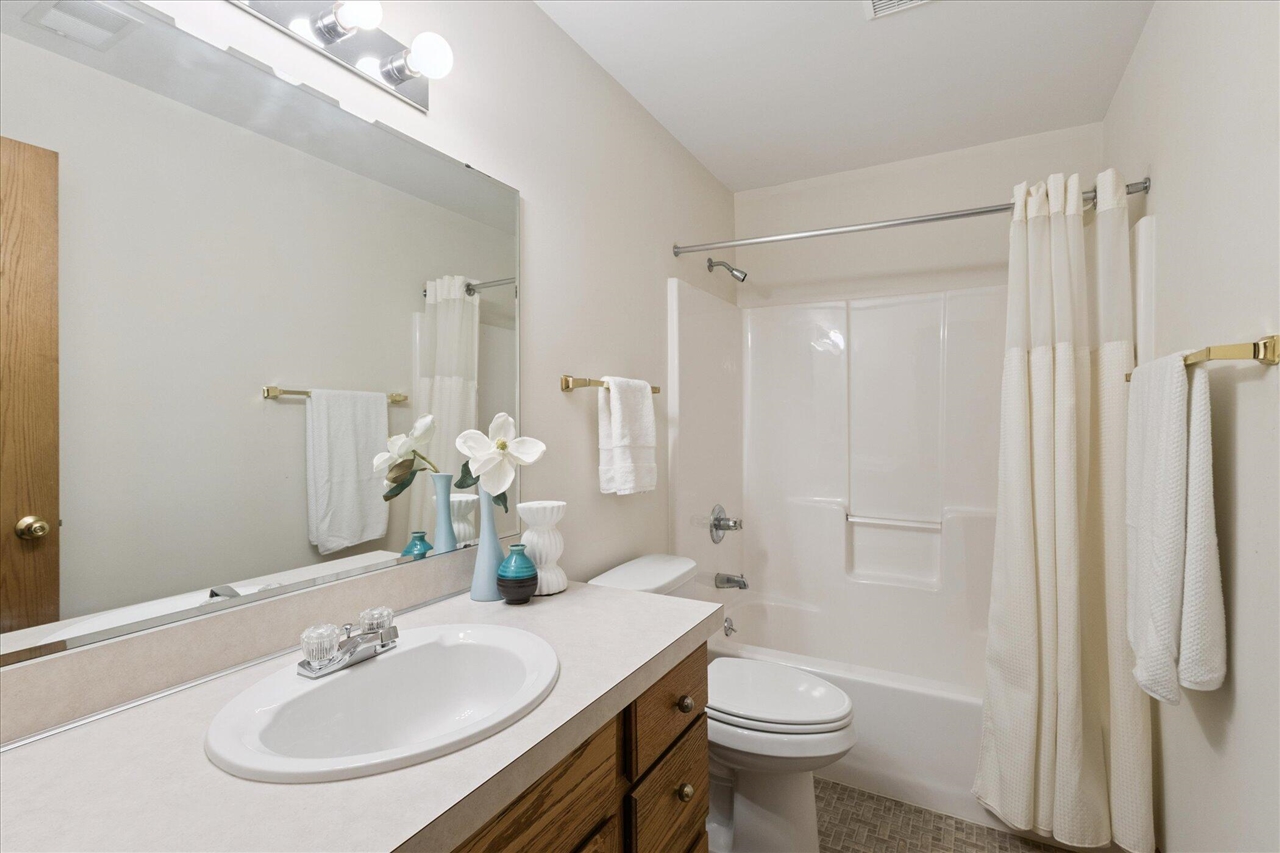 2486 Falcon Pointe Drive