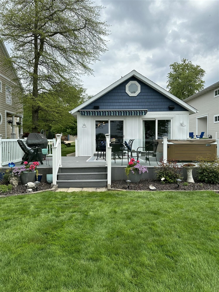 1738 Waukazoo Drive