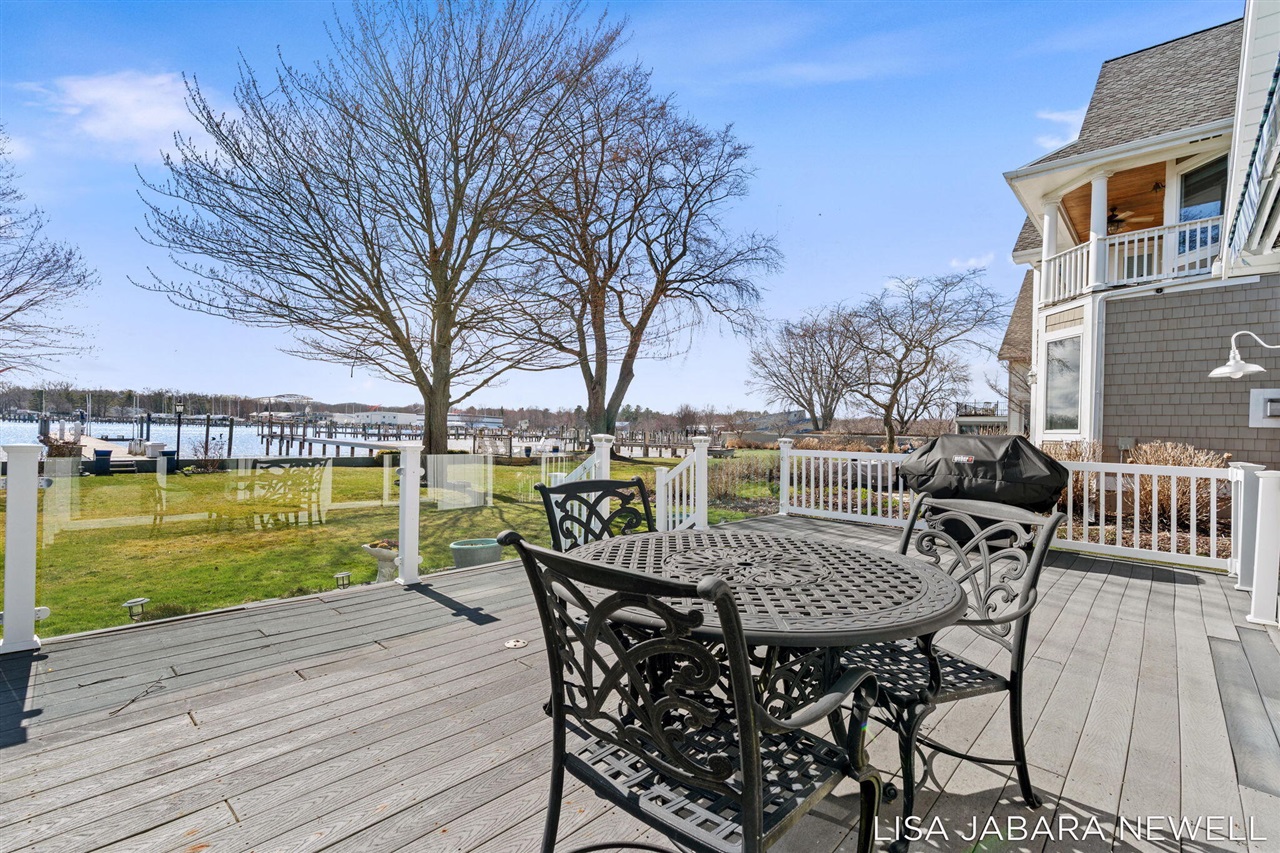 1738 Waukazoo Drive