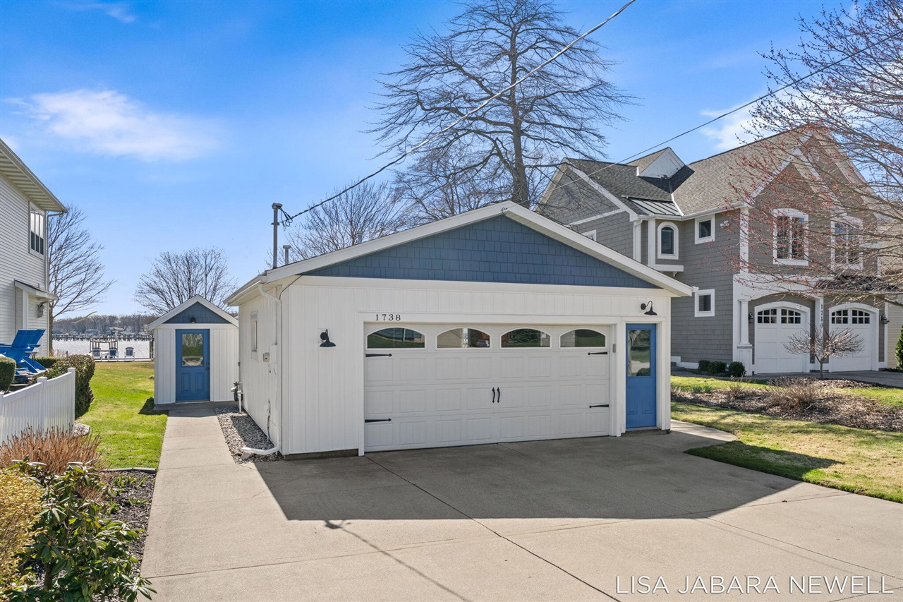 1738 Waukazoo Drive