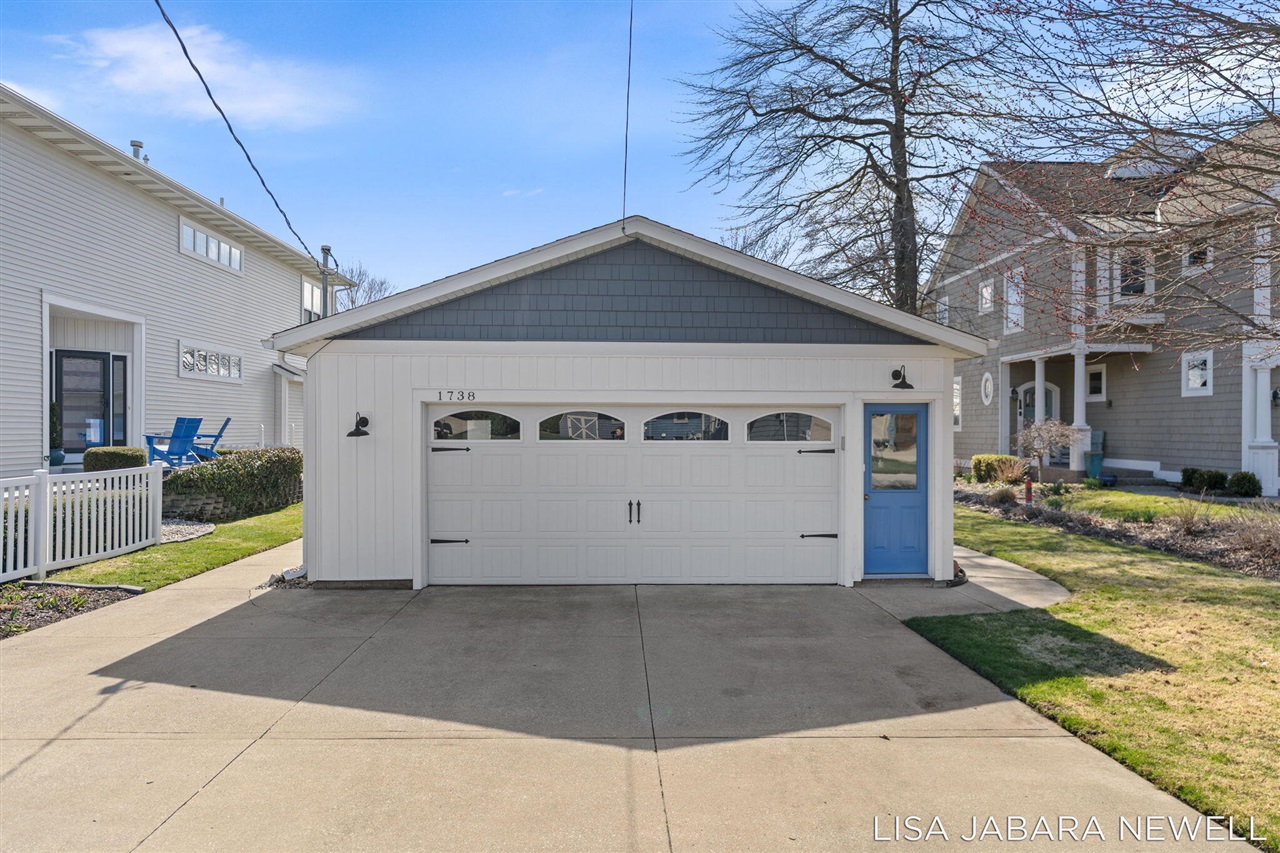 1738 Waukazoo Drive