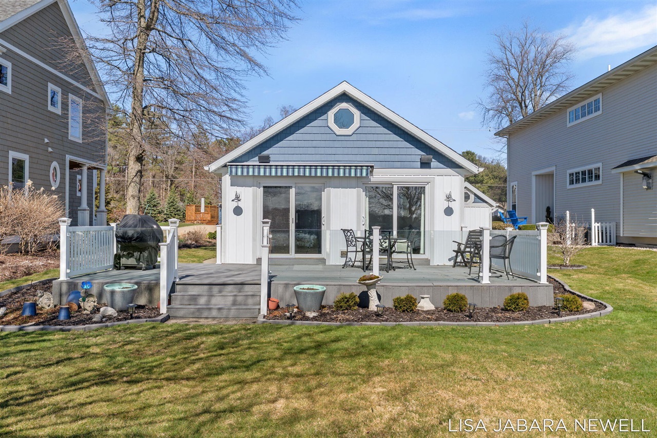 1738 Waukazoo Drive