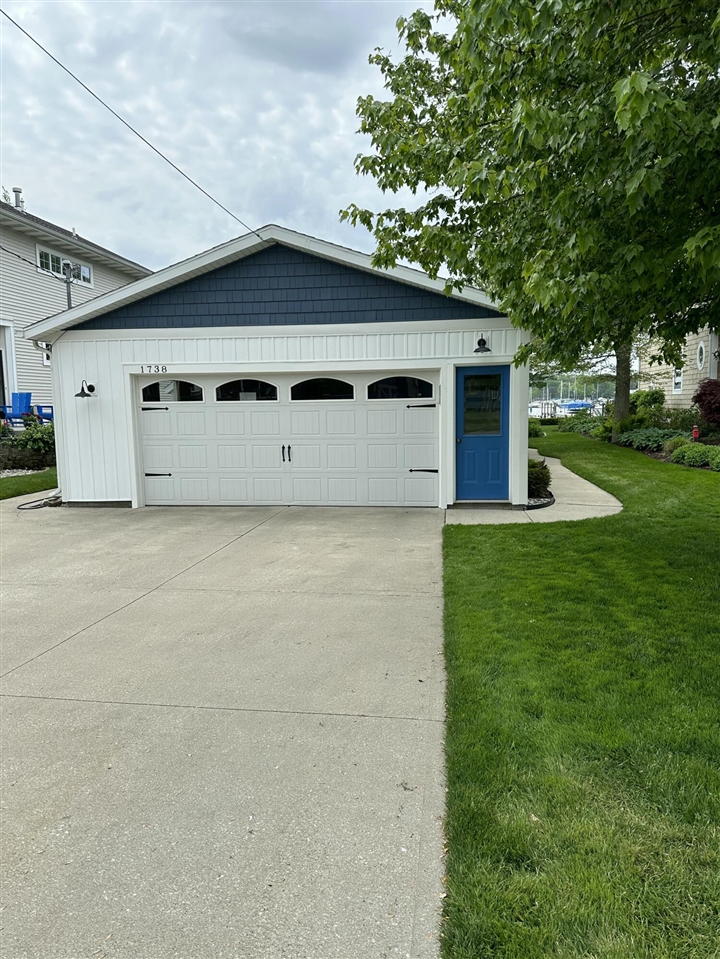 1738 Waukazoo Drive
