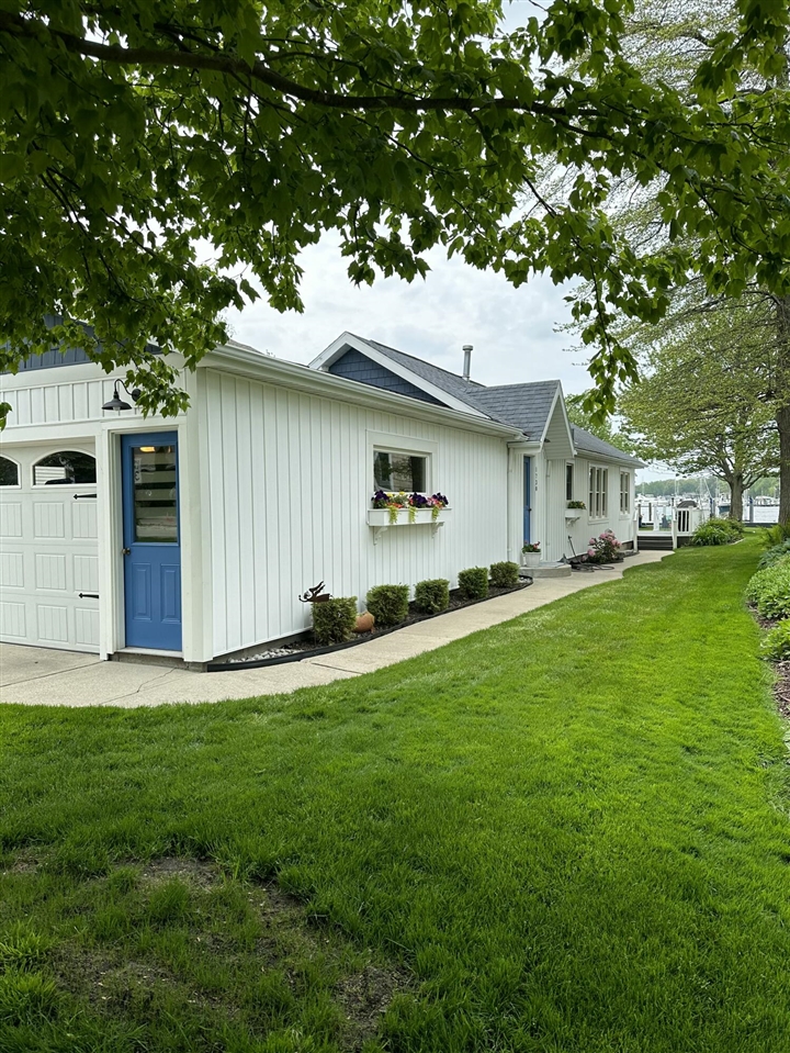 1738 Waukazoo Drive