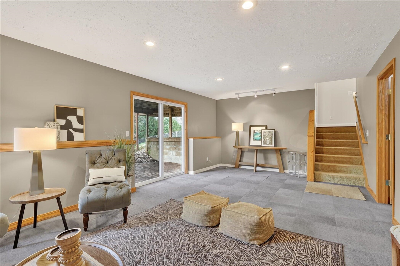 826 Meadow Drive