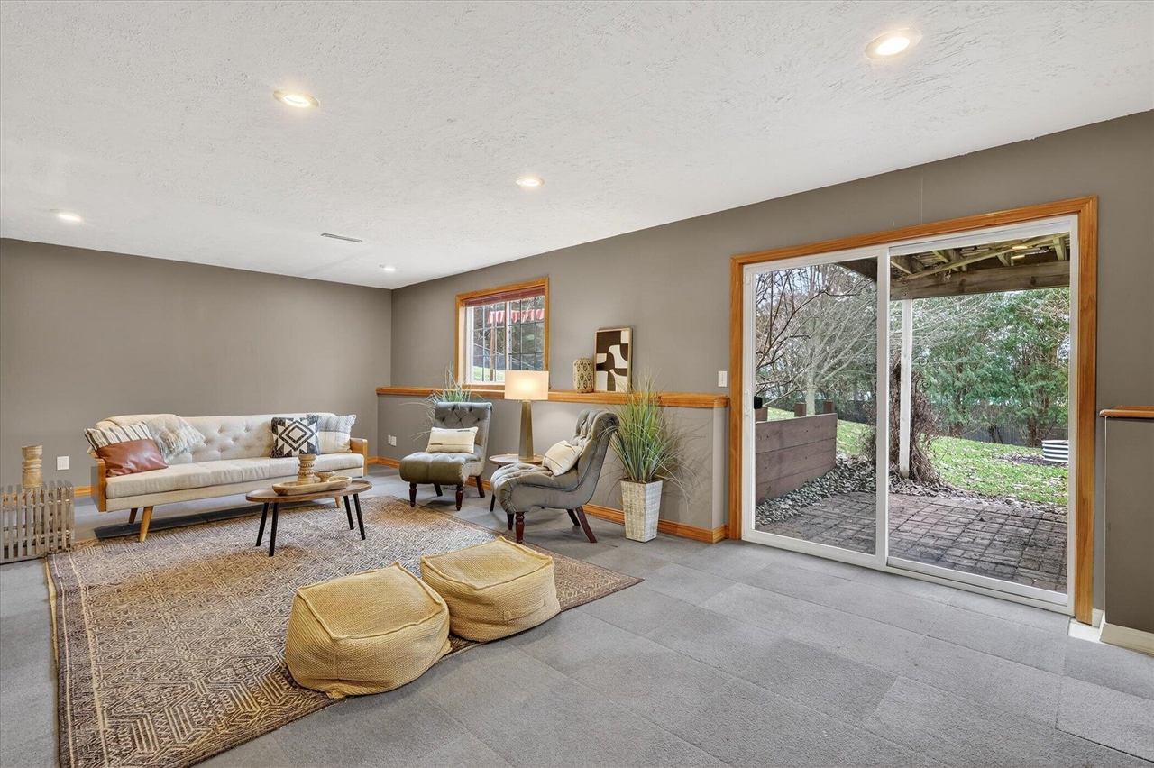 826 Meadow Drive
