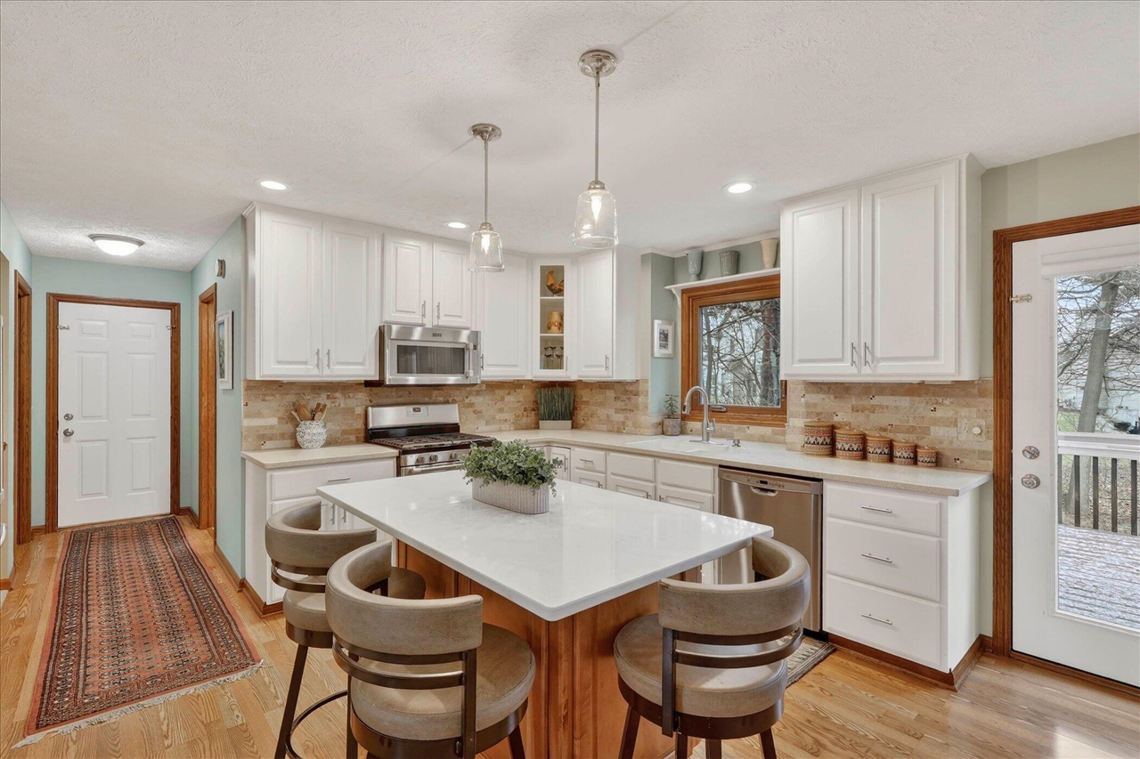 2719 Pine Dunes Drive