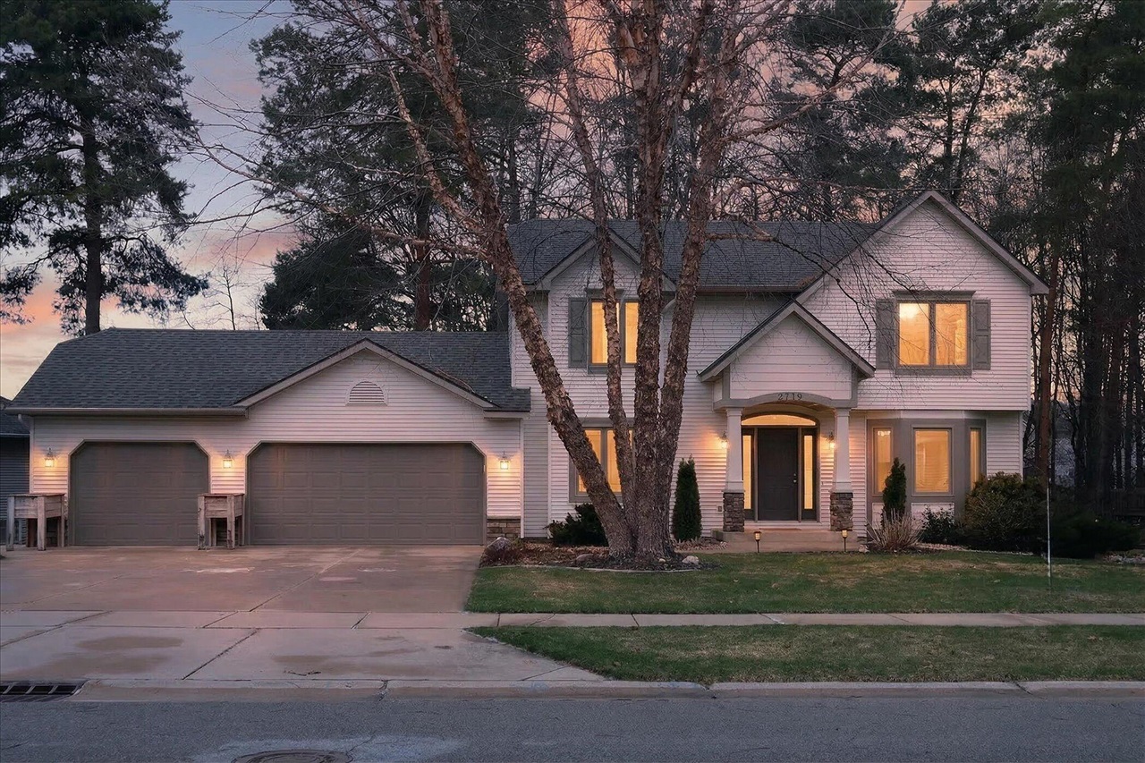 2719 Pine Dunes Drive