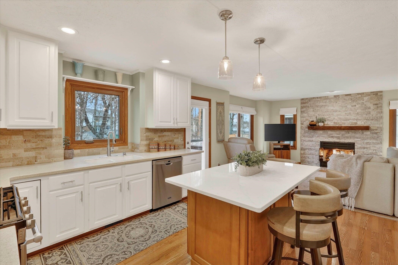 2719 Pine Dunes Drive