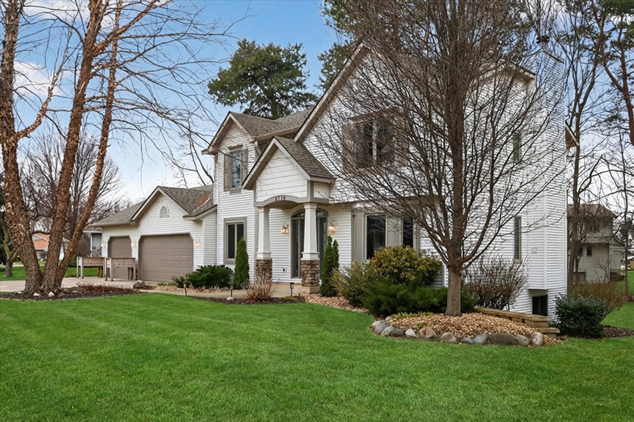 2719 Pine Dunes Drive