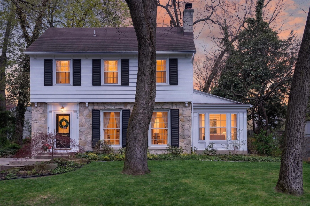 968 Gladstone Drive